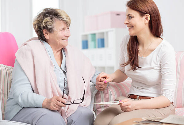 The Qualities to Look for in a Private Sitter for Elderly Care