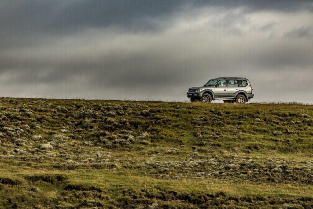 The Top 6 Reasons Why a Midsize SUV is Perfect for a Family of Six
