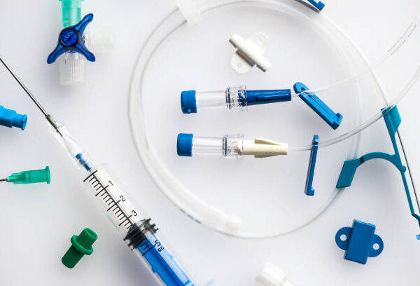 The Role of Medical Plastic Injection Molding Companies in High-Precision Device Manufacturing