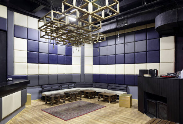 How to Choose the Best Soundproof Office Booth for Your Space