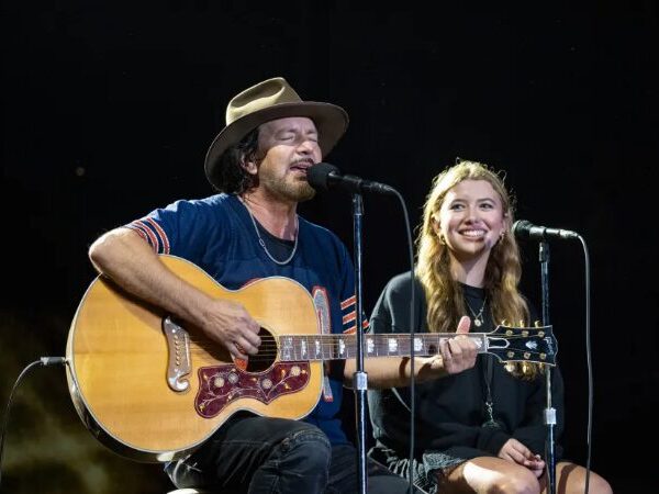 eddie vedder address has long been unknown because he has always kept his privacy. Eddie Vedder keeps his personal life, including his home, private, unlike many superstars. This merely