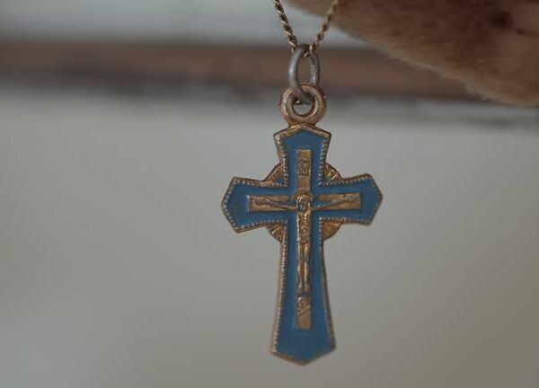 5 Beautiful Reasons to Add a Car Charm Cross to Your Vehicle