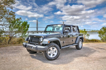 The "2017 Jeep Wrangler owner's tornillos interior" is crucial to your vehicle's safety and structural integrity. For safe and smooth Jeep operation, these bolts must be inspected, maintained, and replaced regularly. Maintaining these inside bolts keeps your Wrangler's interior safe, sturdy, and ready for any adventure, whether off-road or in the city.