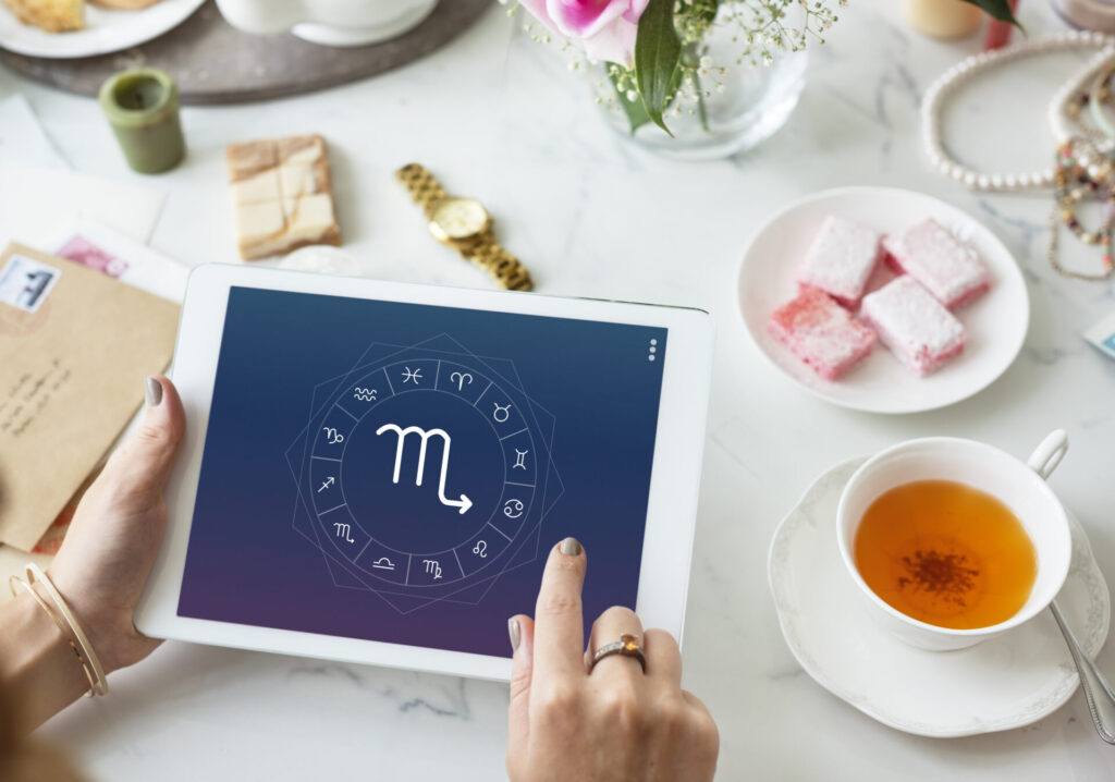 HiAstro vs Traditional Astrology Apps: What AI Brings to the Table